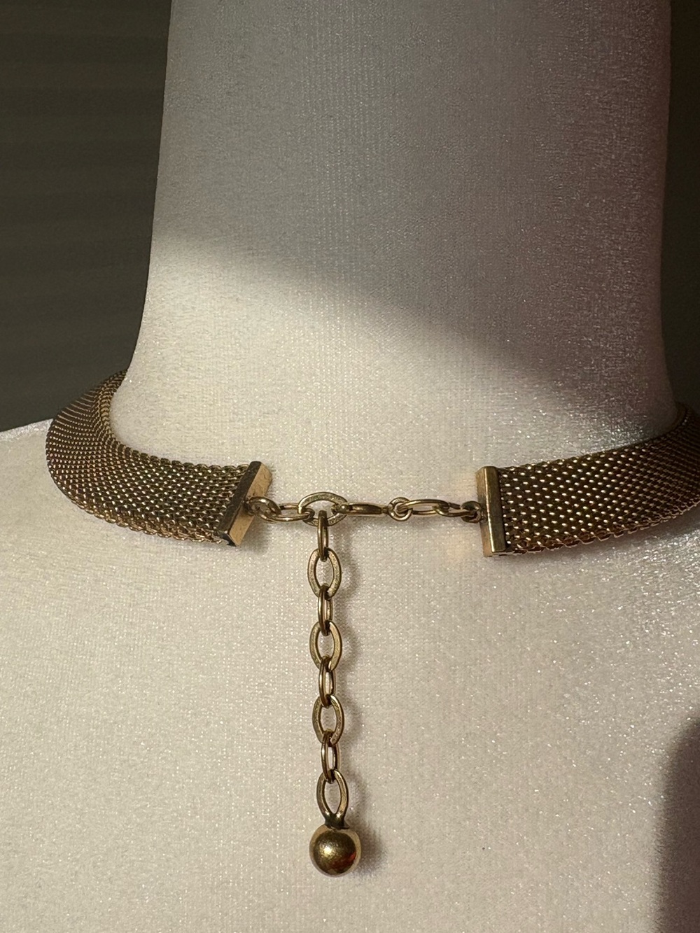 Vintage Monet Gold Tone Mesh Knot Statement Necklace - Picture 4 of 7